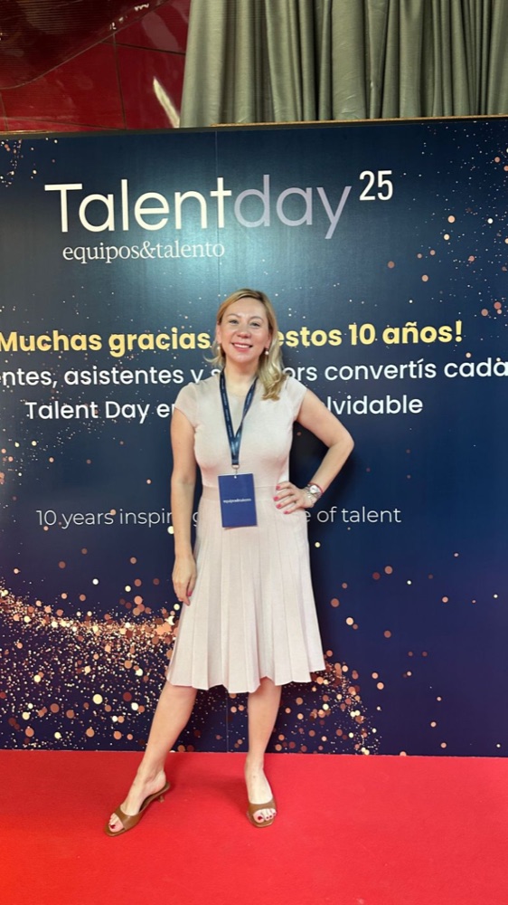Надя на мероприятии Talent Day 25